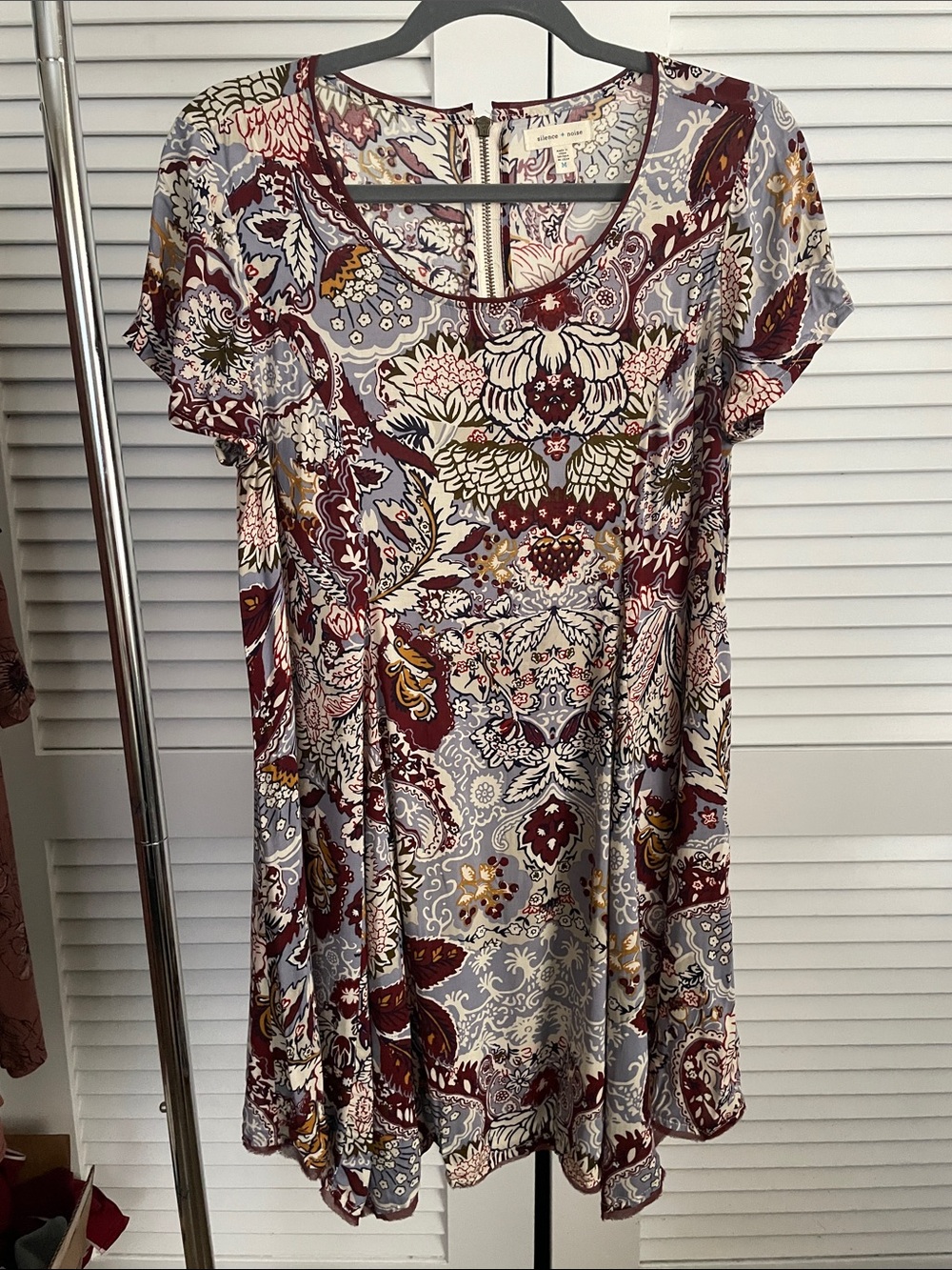 Silence + Noise Printed Floral Top in Lavender and Maroon